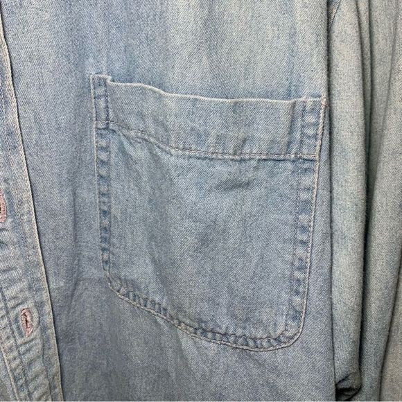 VINTAGE  90s LOONEY TUNES Tweety Bird Men’s Denim Button Down (Size M) - Picture 4 of 15